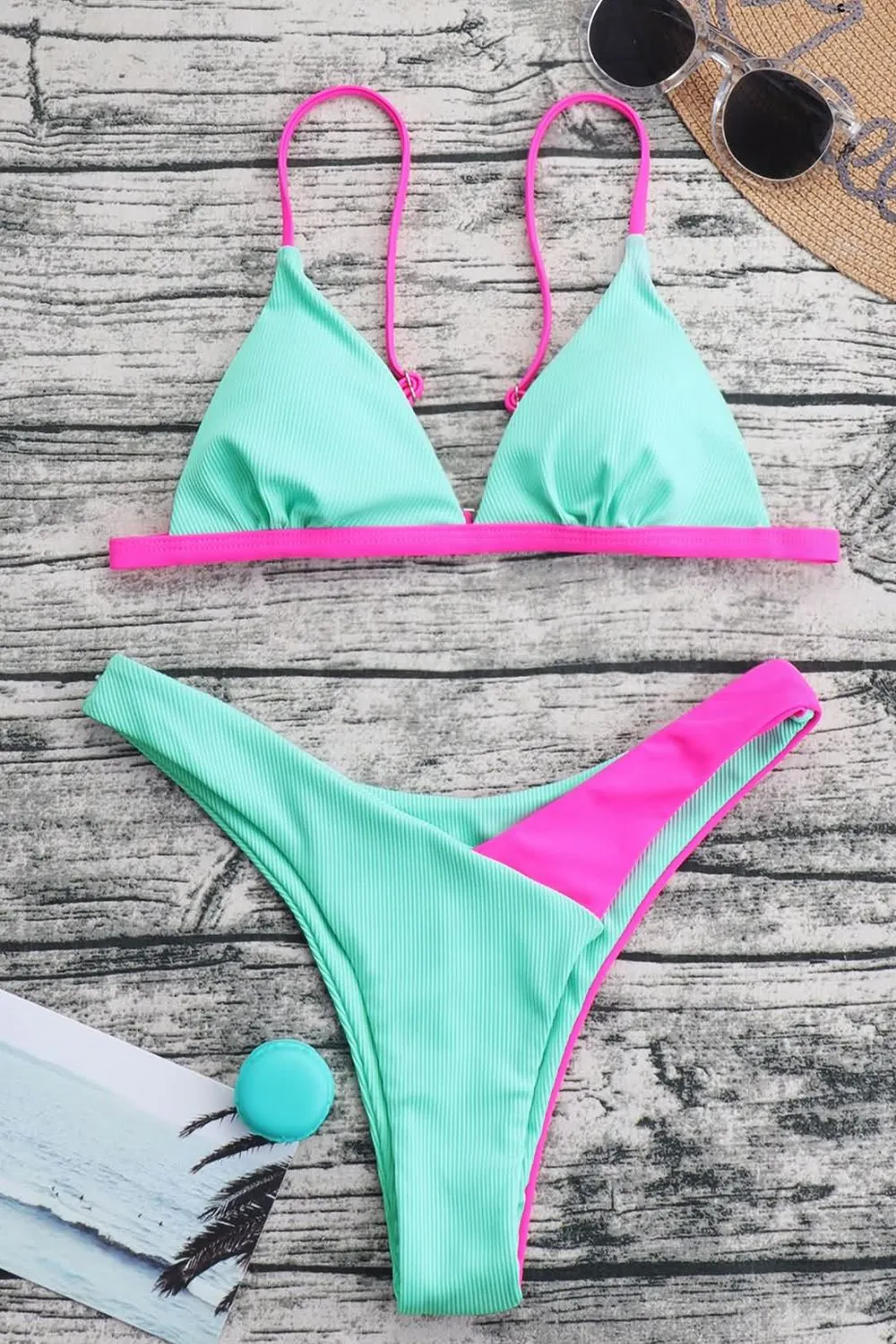 Bikini-Set mit Kontrastrippen