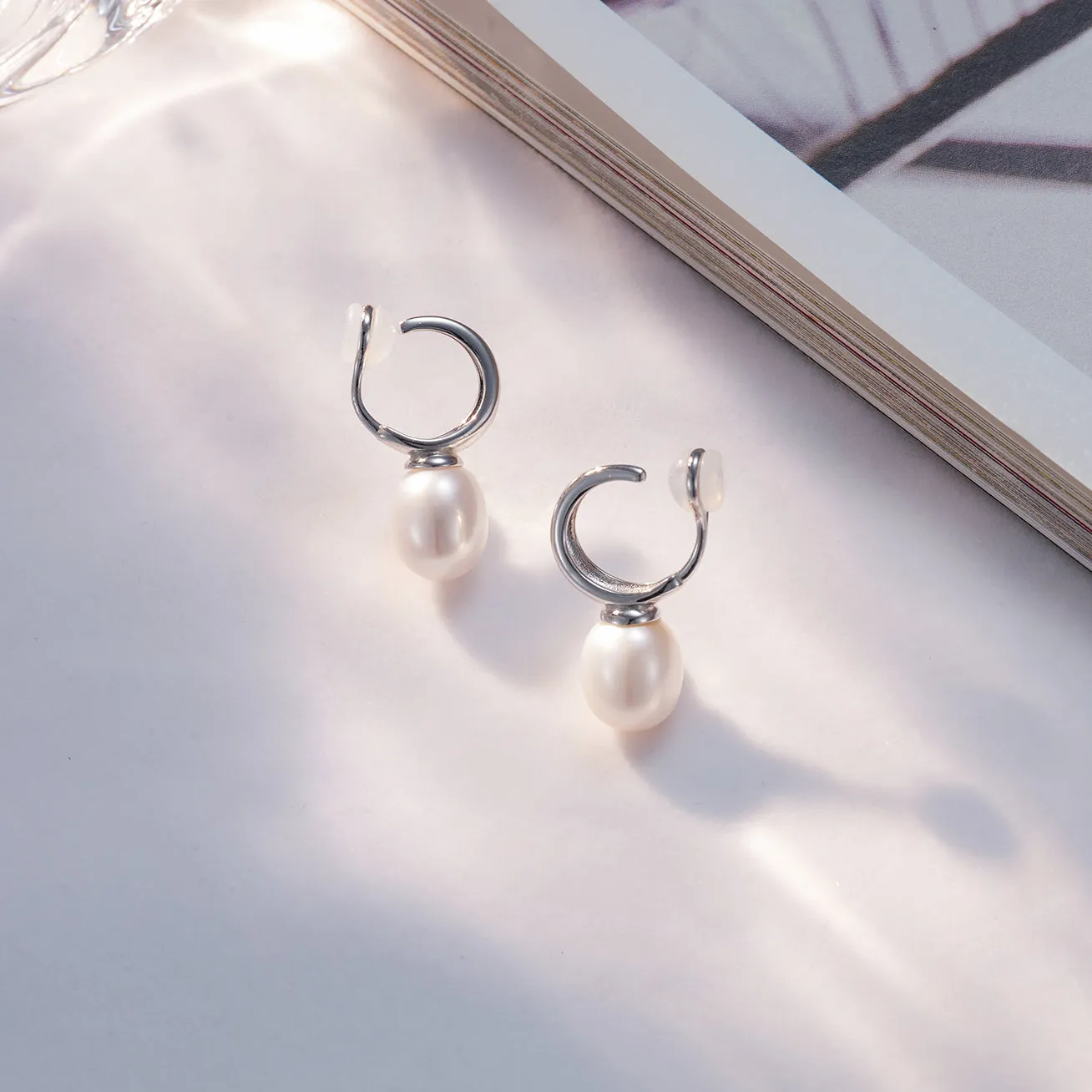 Clip-On Freshwater Pearl Earrings WE00617