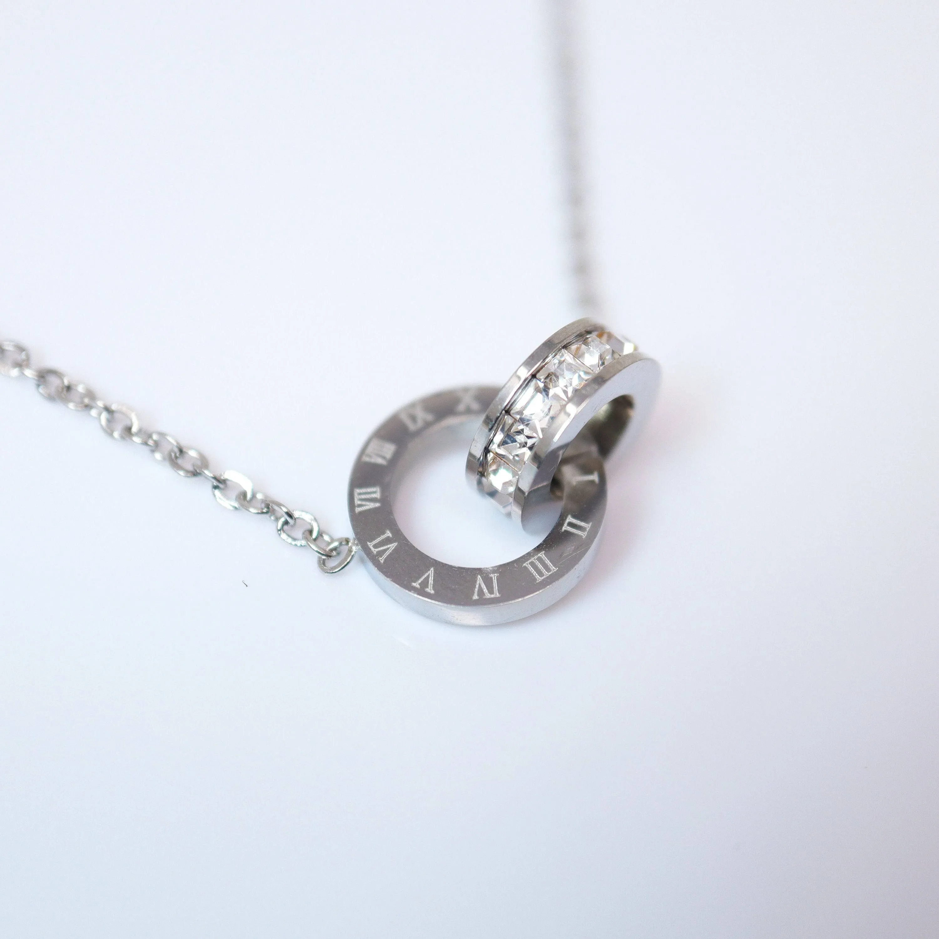 Eternity Roman Numerals Circle Necklace  Infinity Necklace  Minimalist  Linked Circles Necklace  Connected Circles  Interlocking Rings