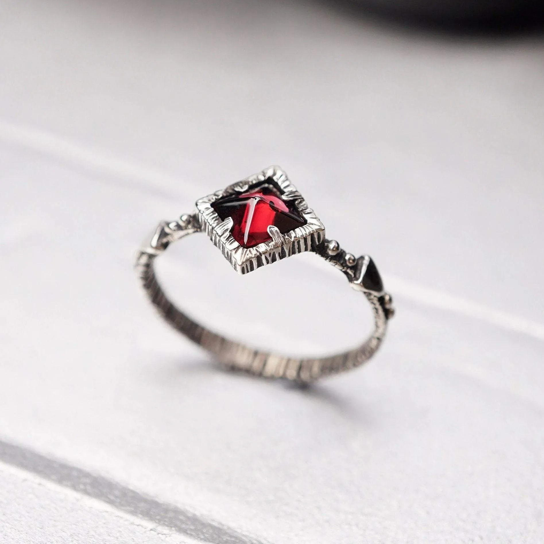 Garnet ring RED PYRAMID