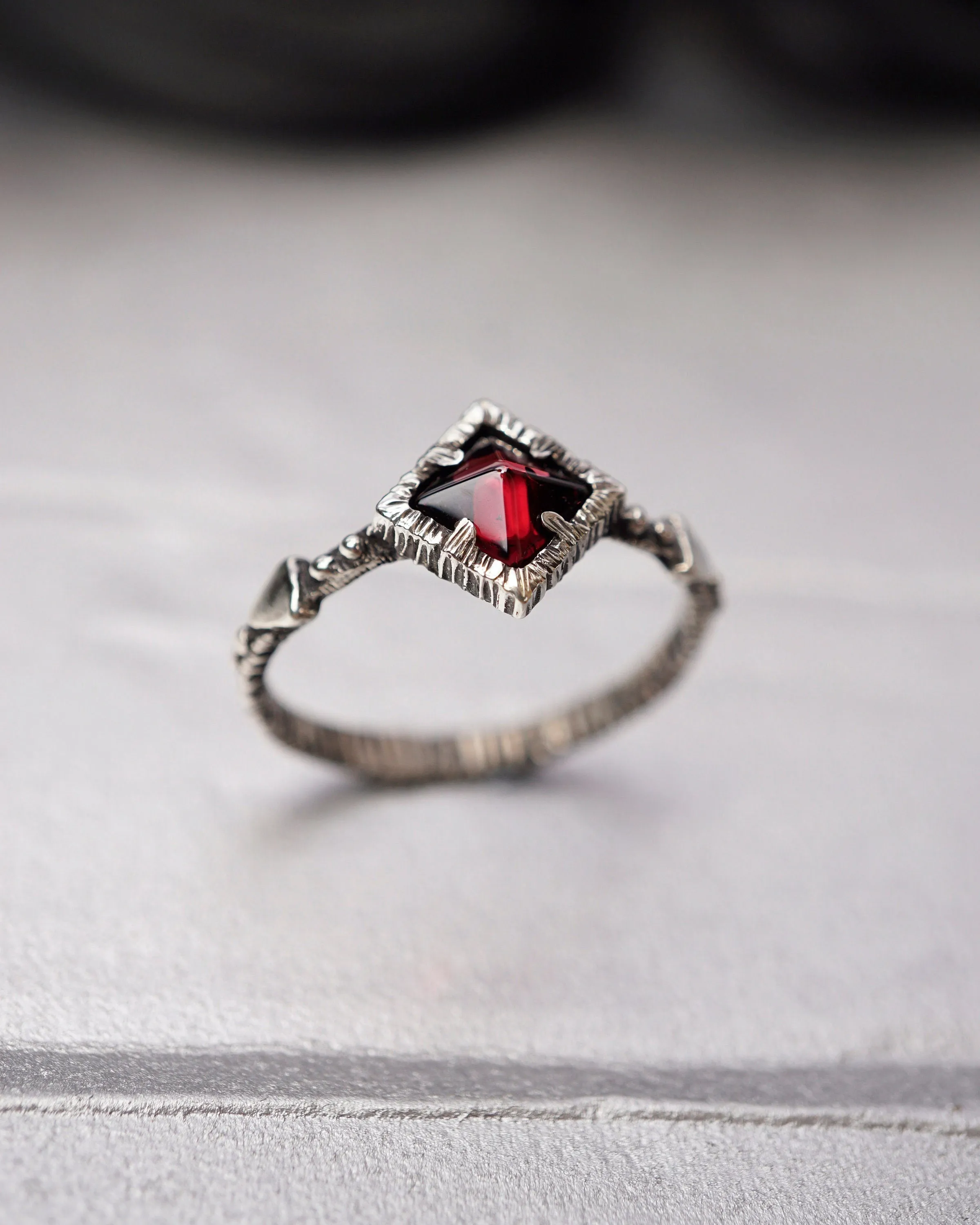 Garnet ring RED PYRAMID