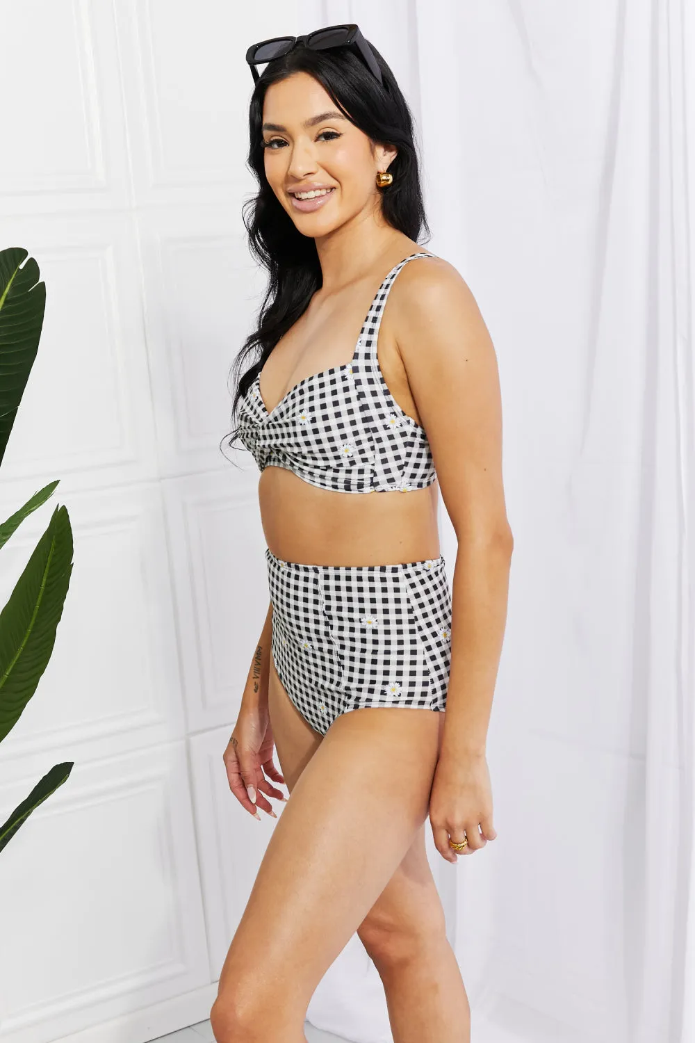 Marina West Swim – Take A Dip Twist – Hochgeschnittener Bikini in Schwarz