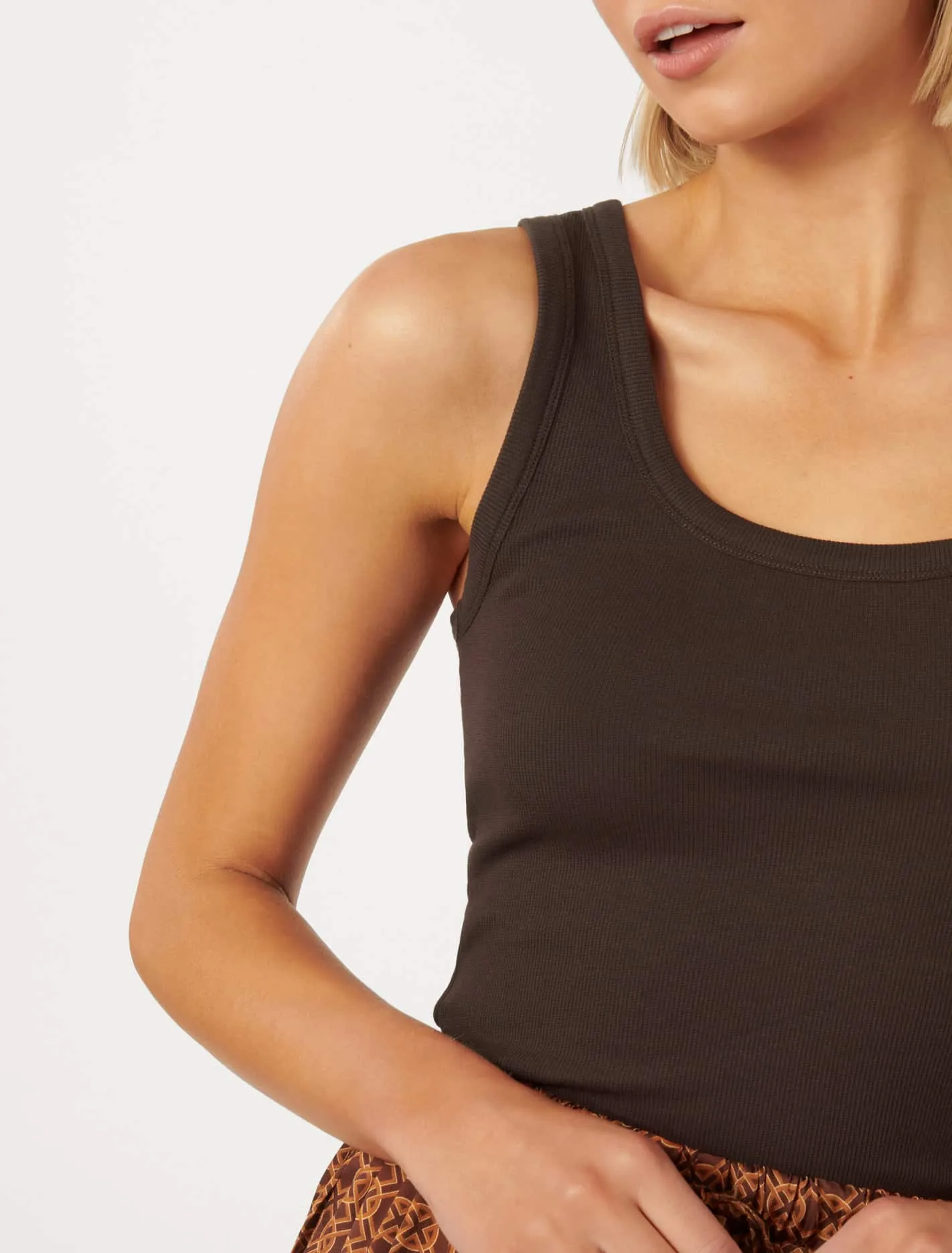 Nori Scoop Front Tank Top