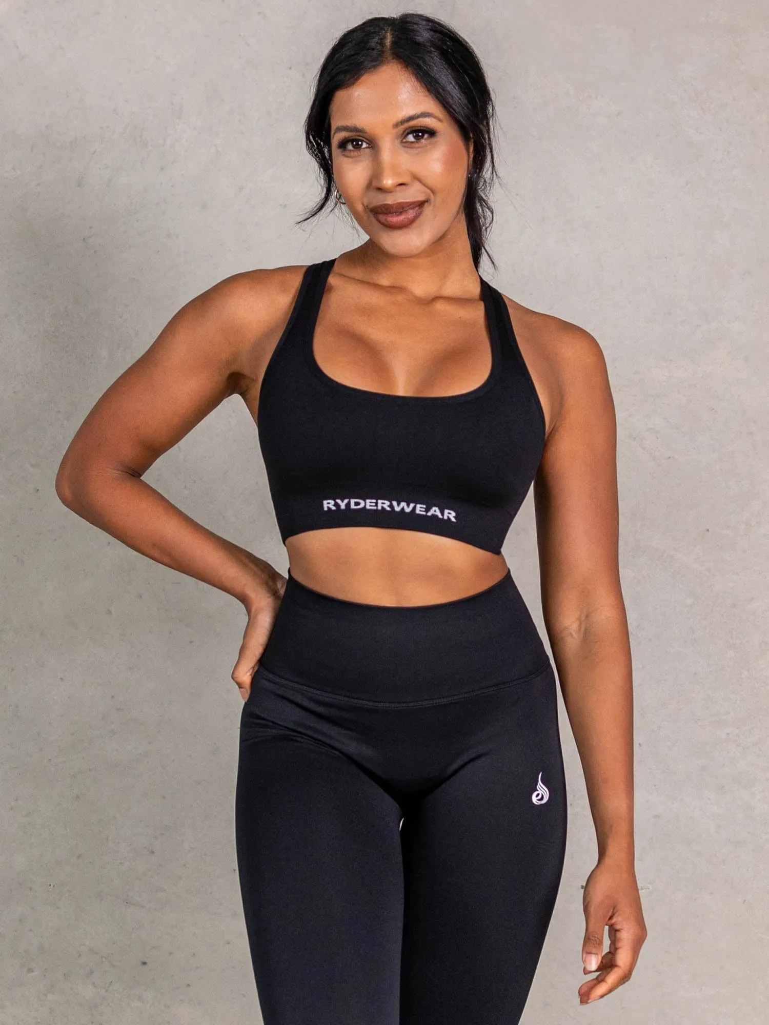 NRG Seamless Scoop Neck Sports Bra - Black