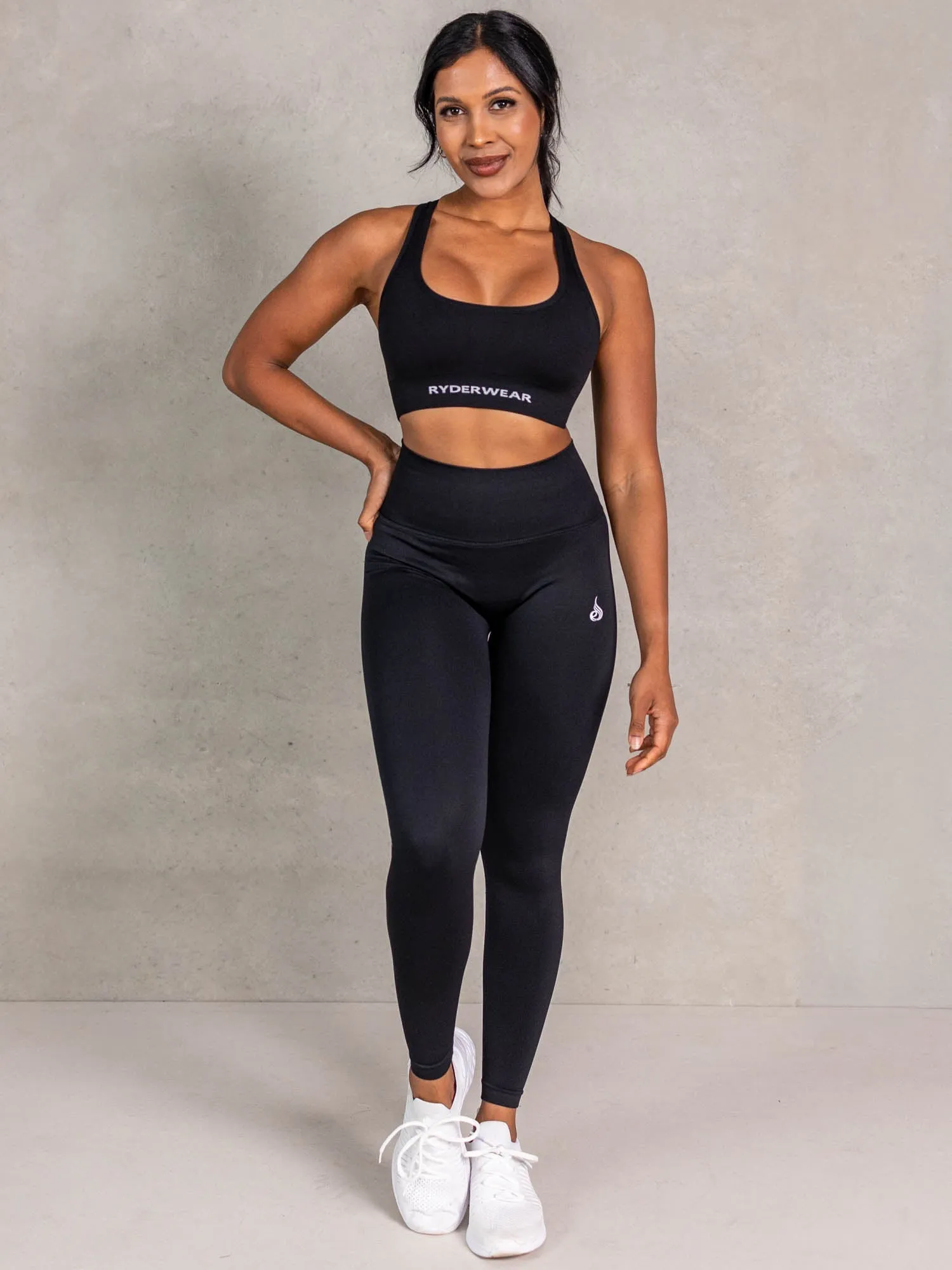 NRG Seamless Scoop Neck Sports Bra - Black