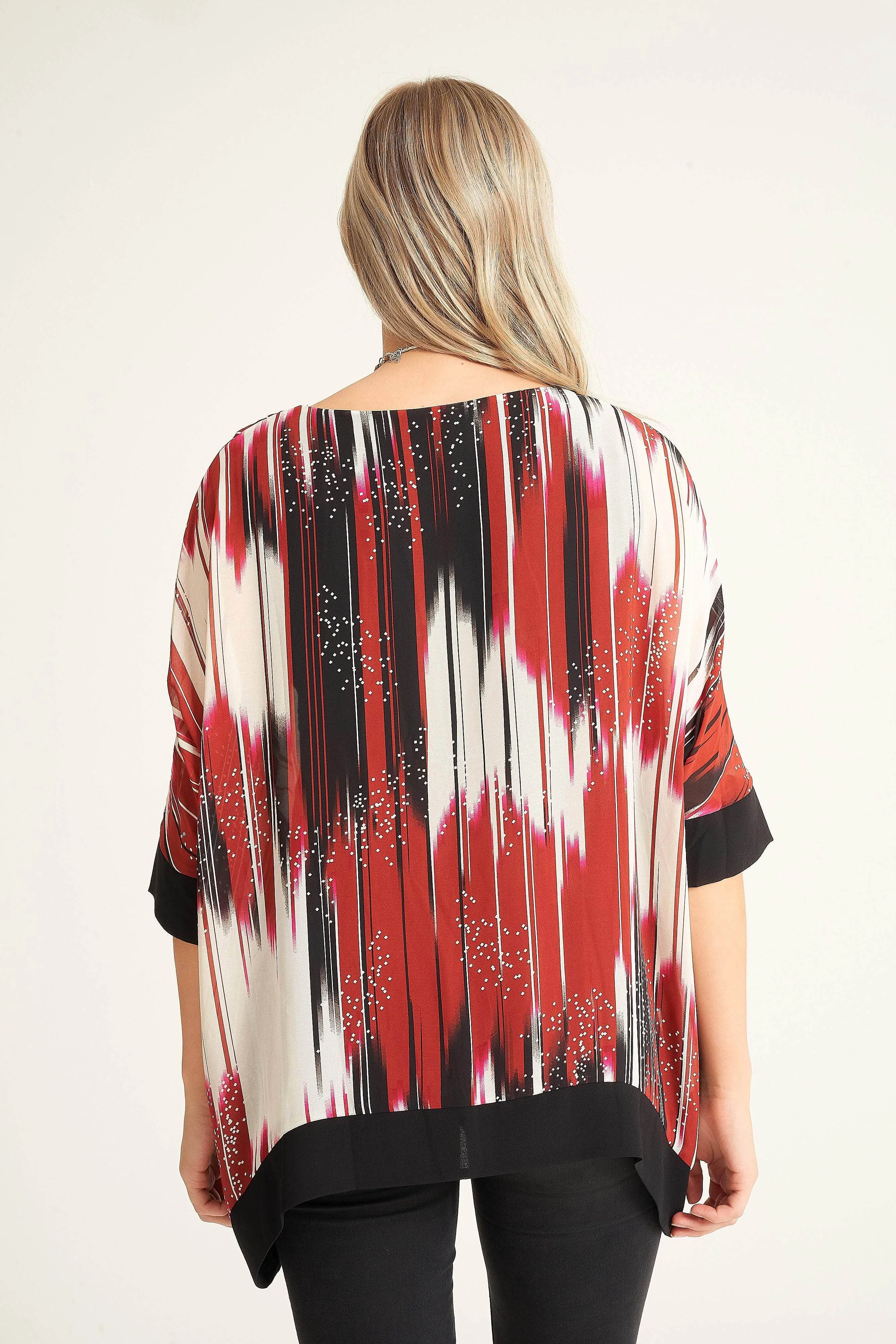 Saloos Striking Abstract Printed Top with Necklace