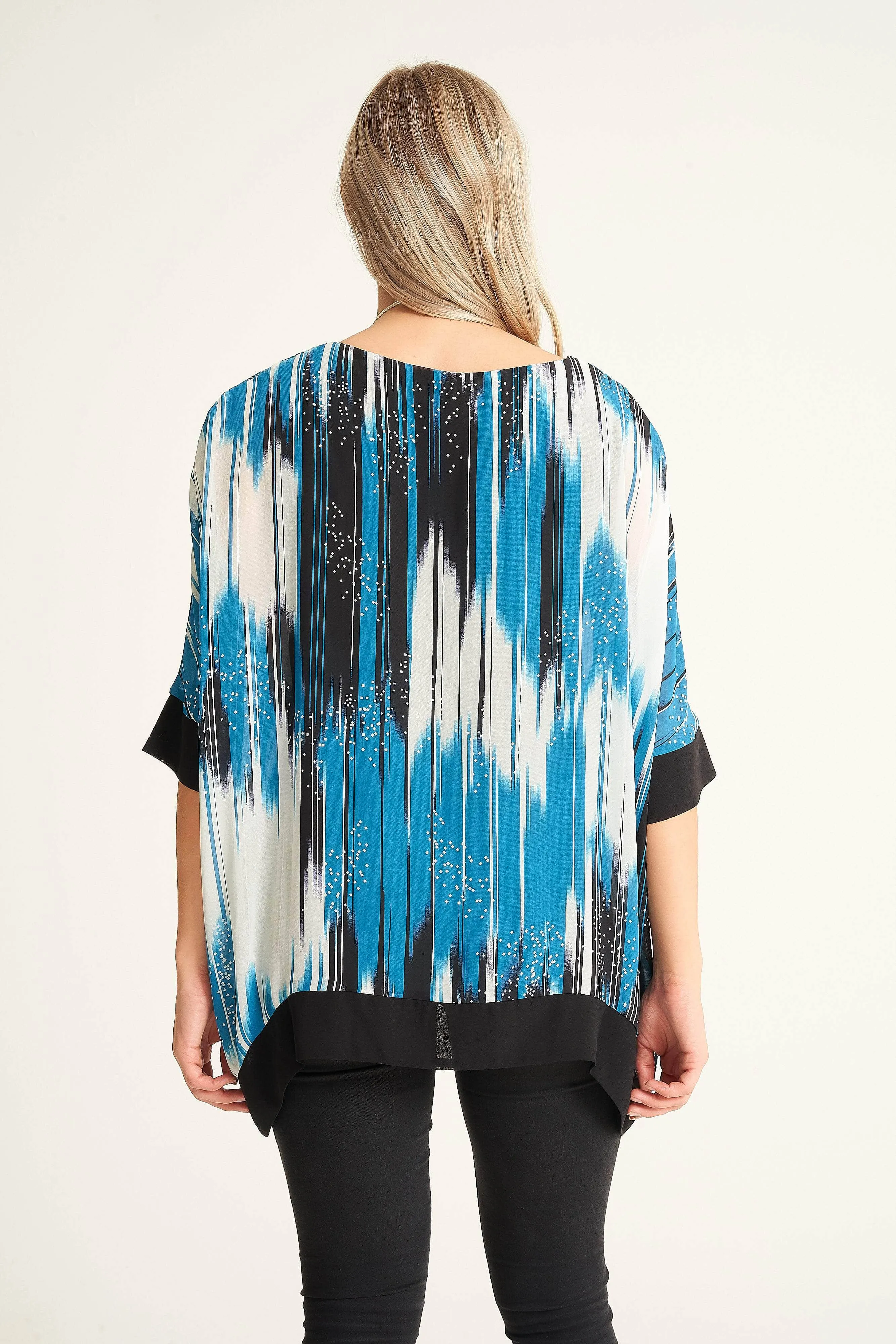 Saloos Striking Abstract Printed Top with Necklace