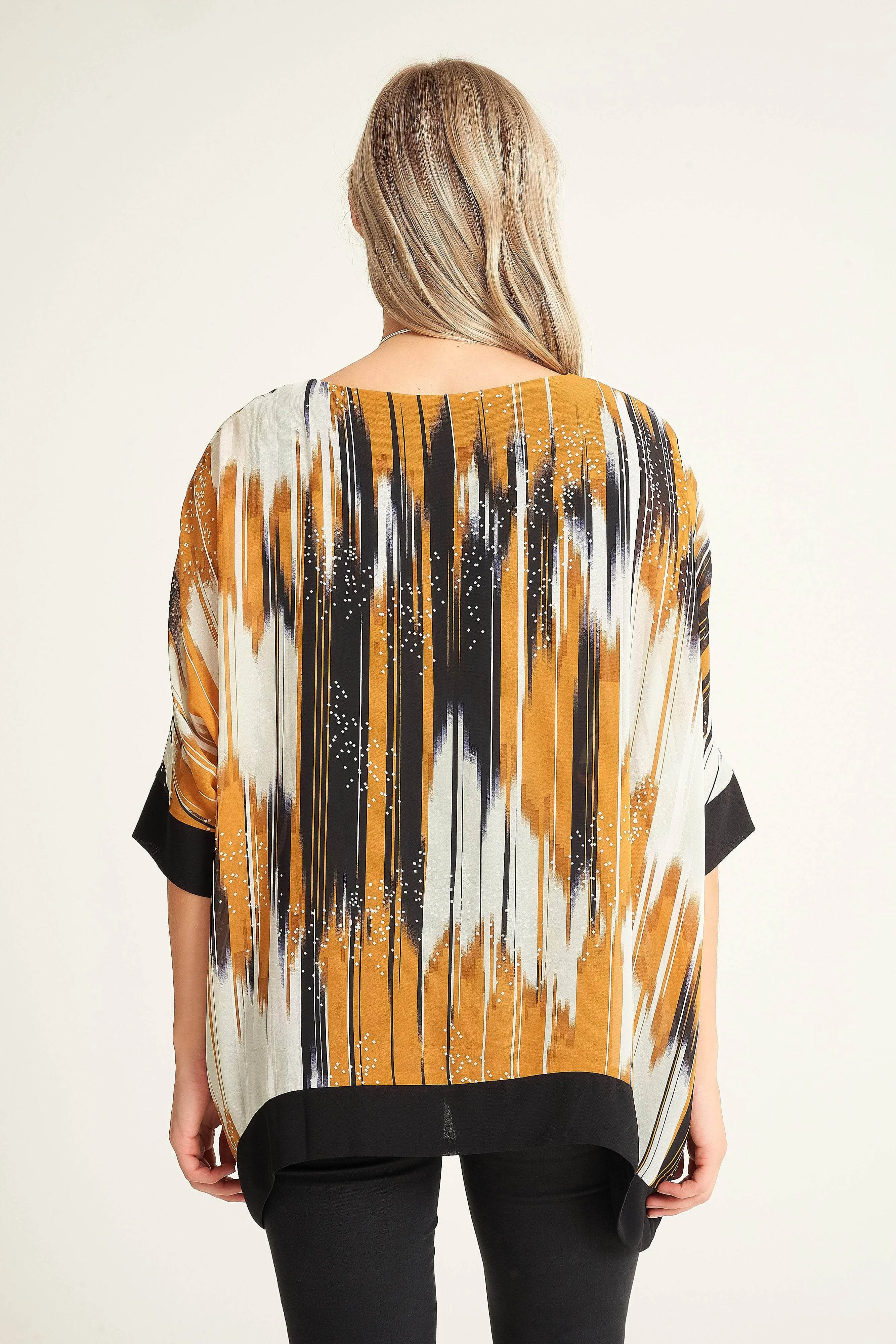 Saloos Striking Abstract Printed Top with Necklace