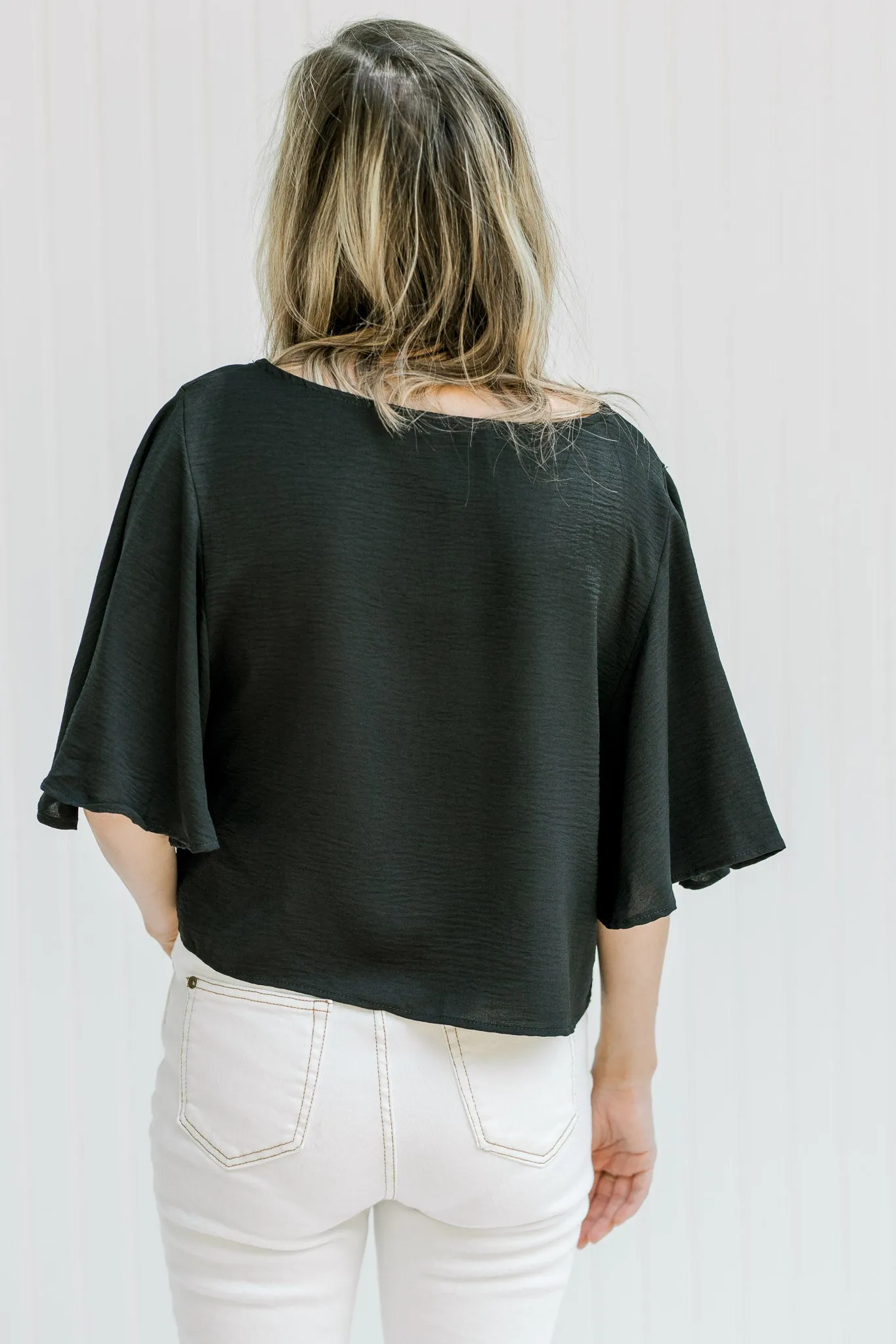 X Flattering Flowy Slightly Cropped Top in Black